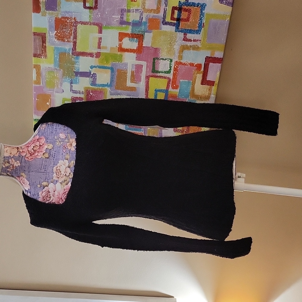 SALE!! Brand New MODA INTERNATIONAL KNIT SWEATER-XS
